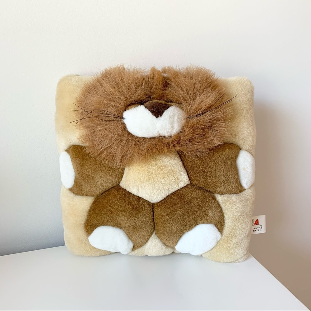 Vintage 90s Y2K lion pillow